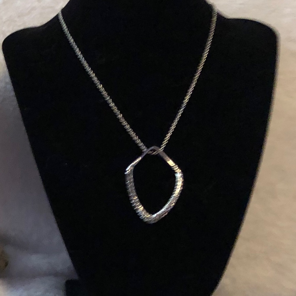 Alexis Bittar classy & sexy slvr necklace pendant